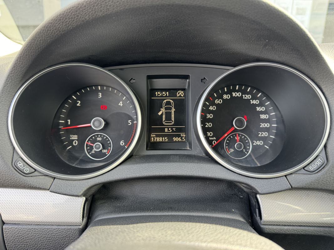 Volkswagen Golf — 11