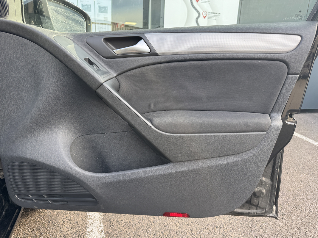 Volkswagen Golf — 25