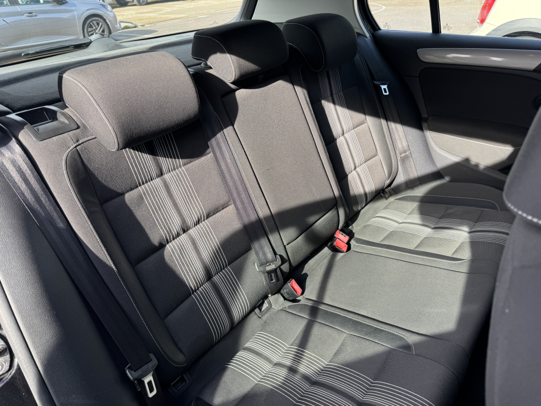 Volkswagen Golf — 19