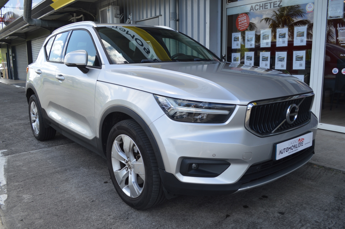Volvo XC40 — 2