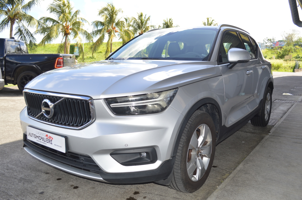 Volvo XC40 — 4