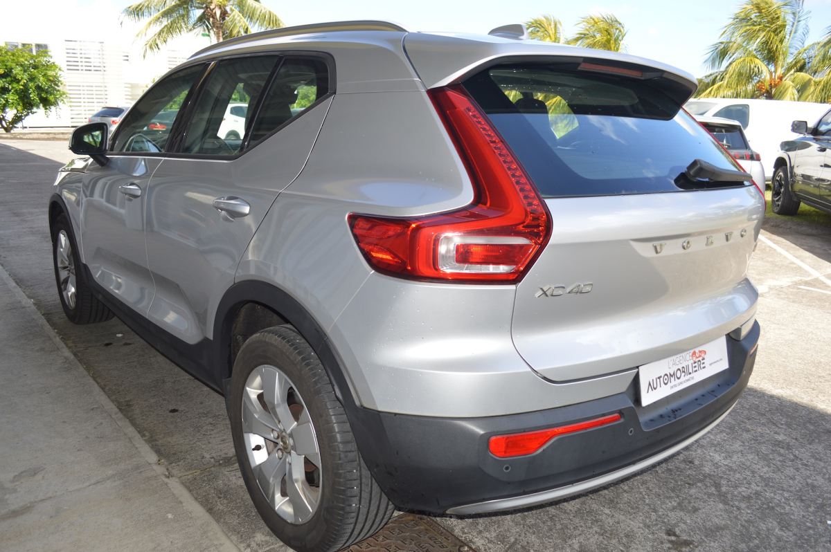 Volvo XC40 — 5