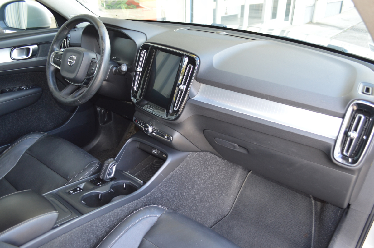 Volvo XC40 — 11