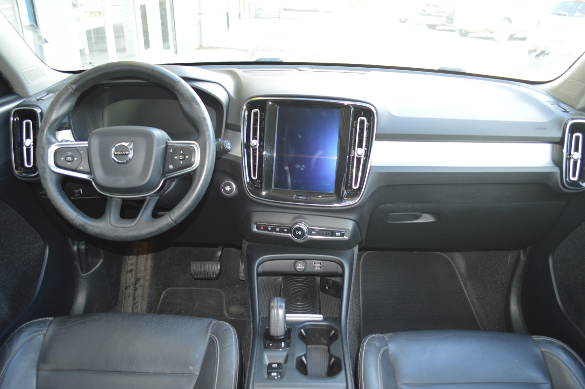 Volvo XC40 — 12