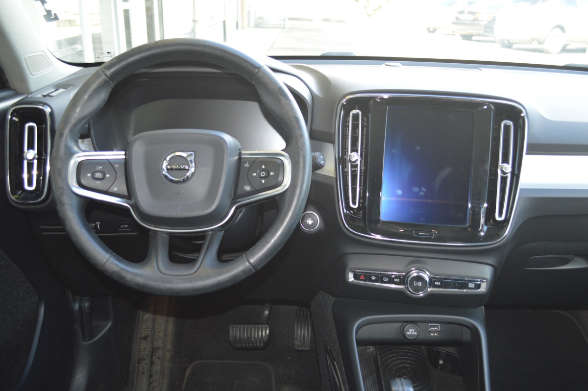 Volvo XC40 — 13