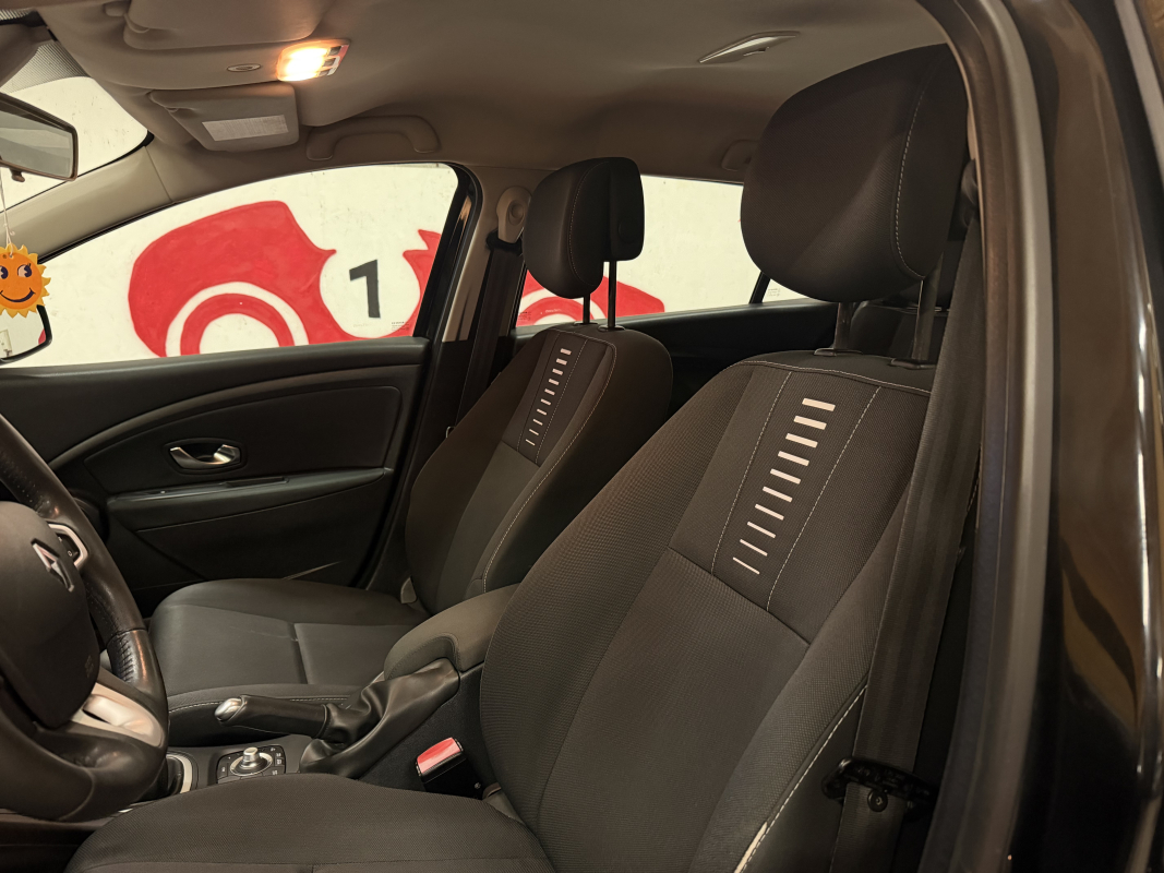 Renault Megane — 7