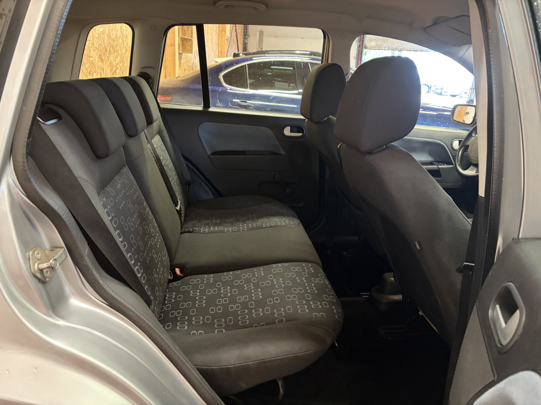 Ford Fusion — 14