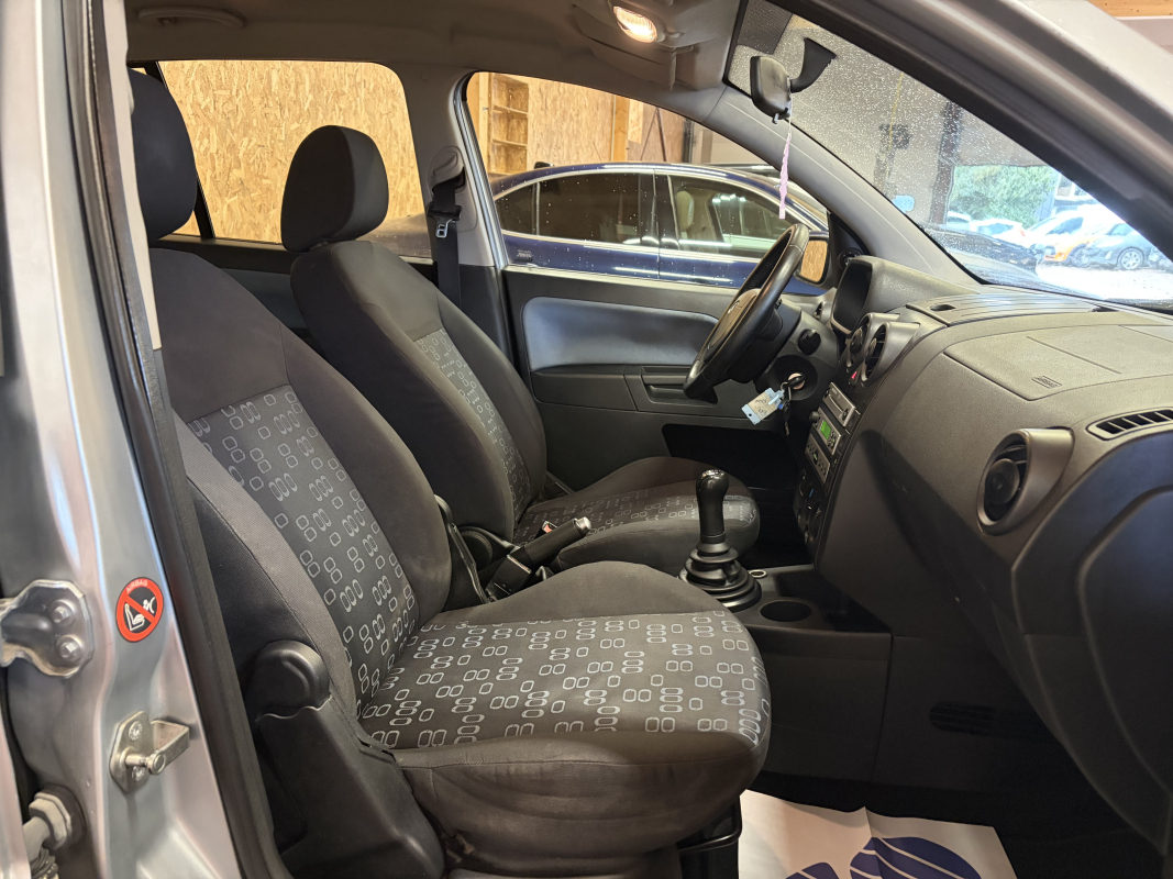 Ford Fusion — 16