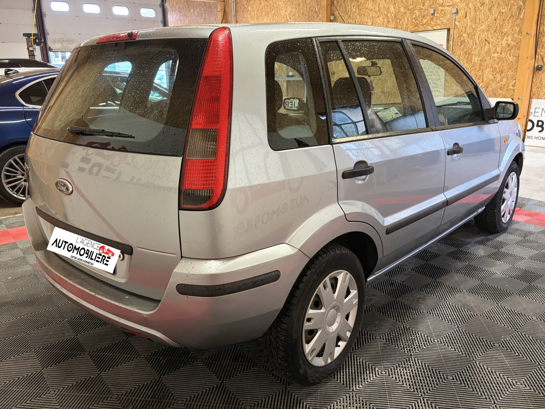 Ford Fusion — 5