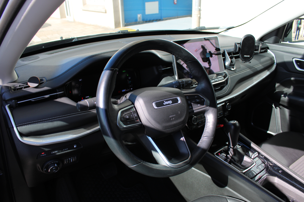 Jeep Compass — 11