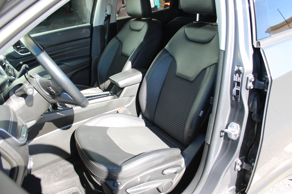 Jeep Compass — 12