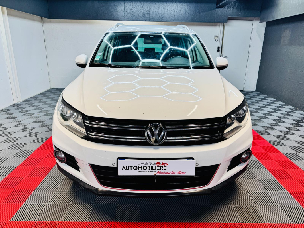 Volkswagen Tiguan — 2