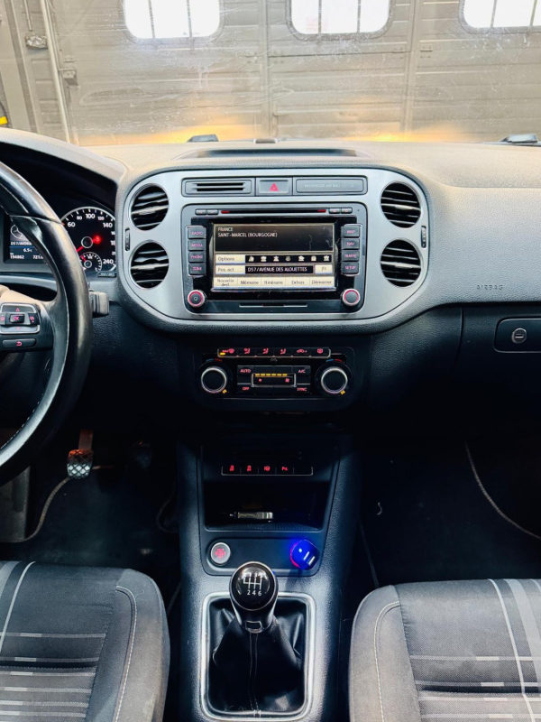 Volkswagen Tiguan — 15