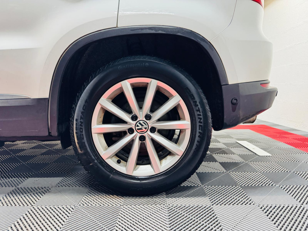 Volkswagen Tiguan — 21