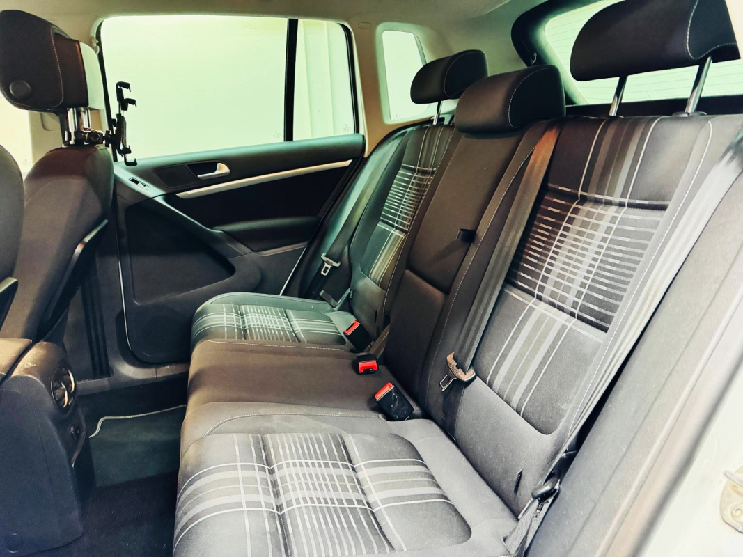Volkswagen Tiguan — 16