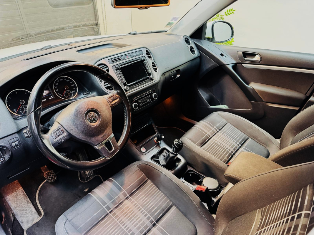 Volkswagen Tiguan — 13