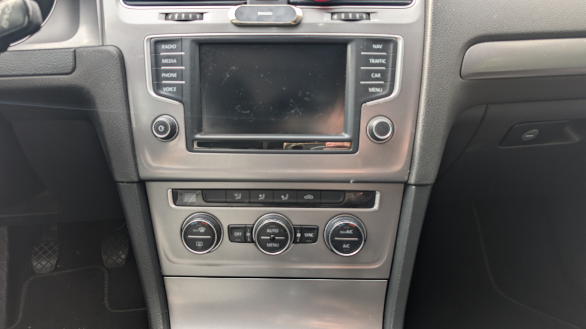 Volkswagen Golf — 18