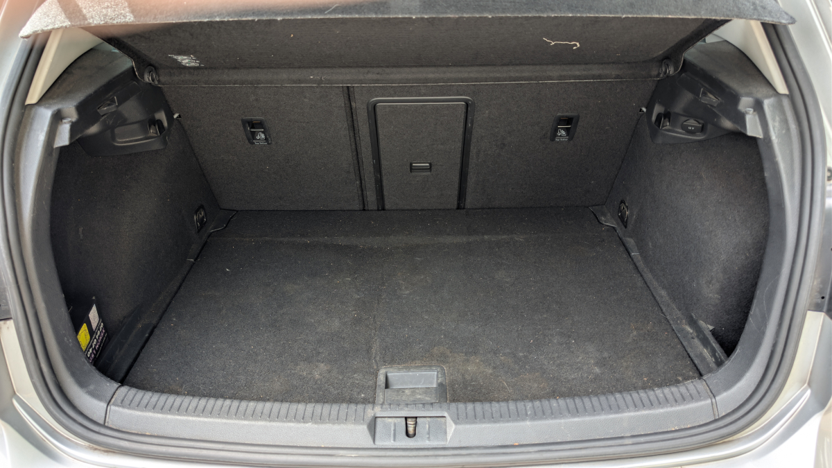 Volkswagen Golf — 21