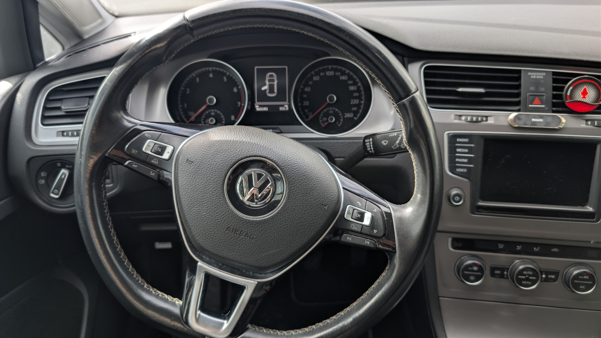 Volkswagen Golf — 15