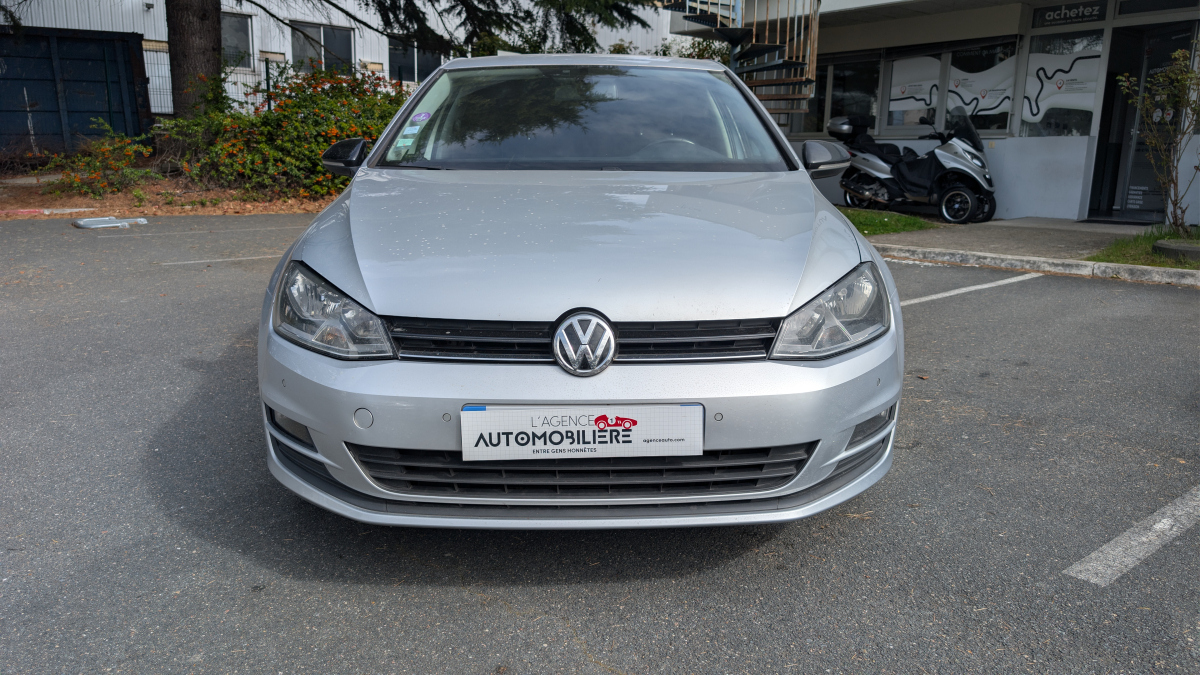 Volkswagen Golf — 2