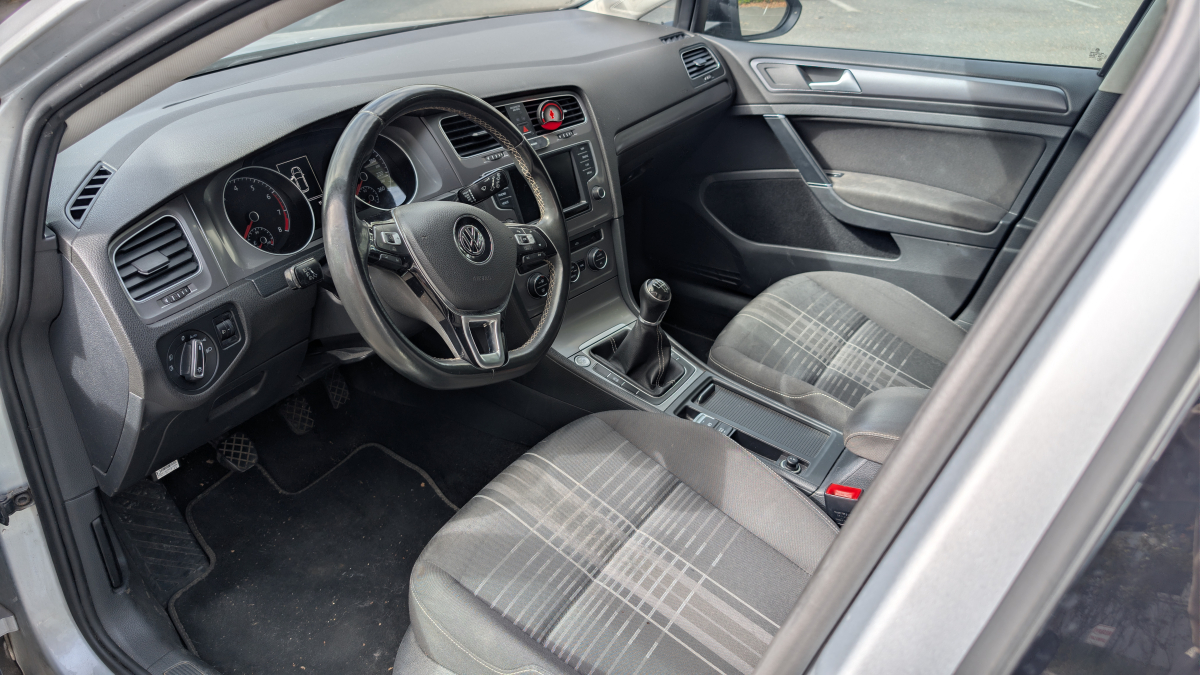 Volkswagen Golf — 8