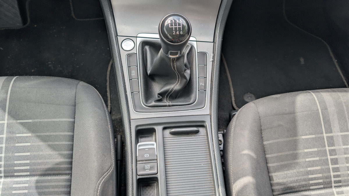 Volkswagen Golf — 17