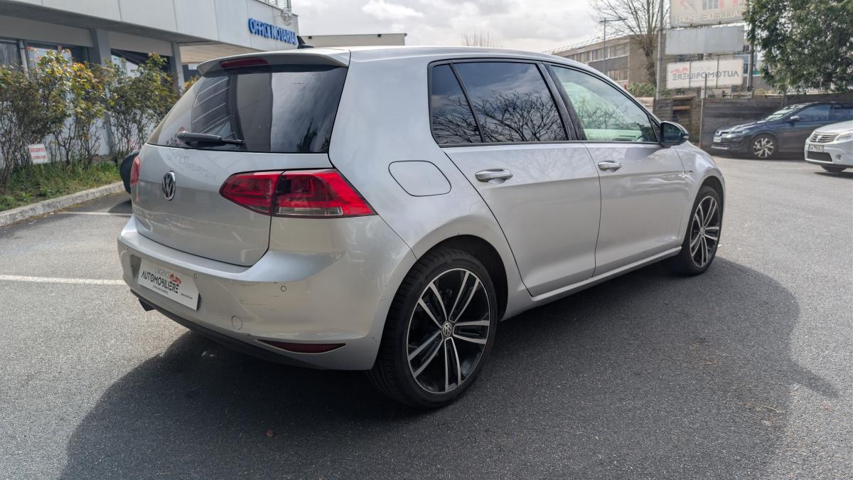 Volkswagen Golf — 7