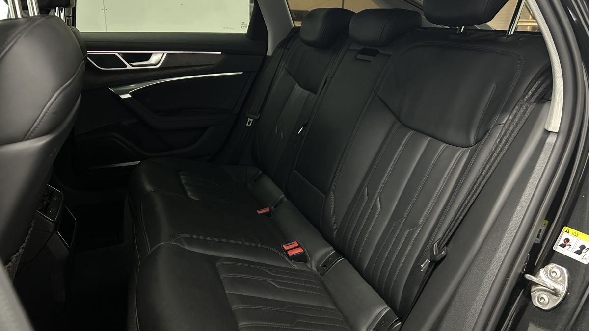 Audi A6 Avant — 12