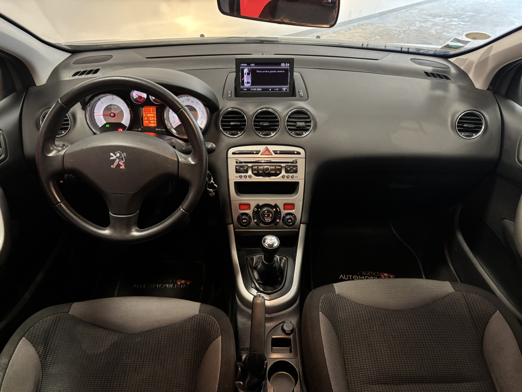 Peugeot 308 — 10