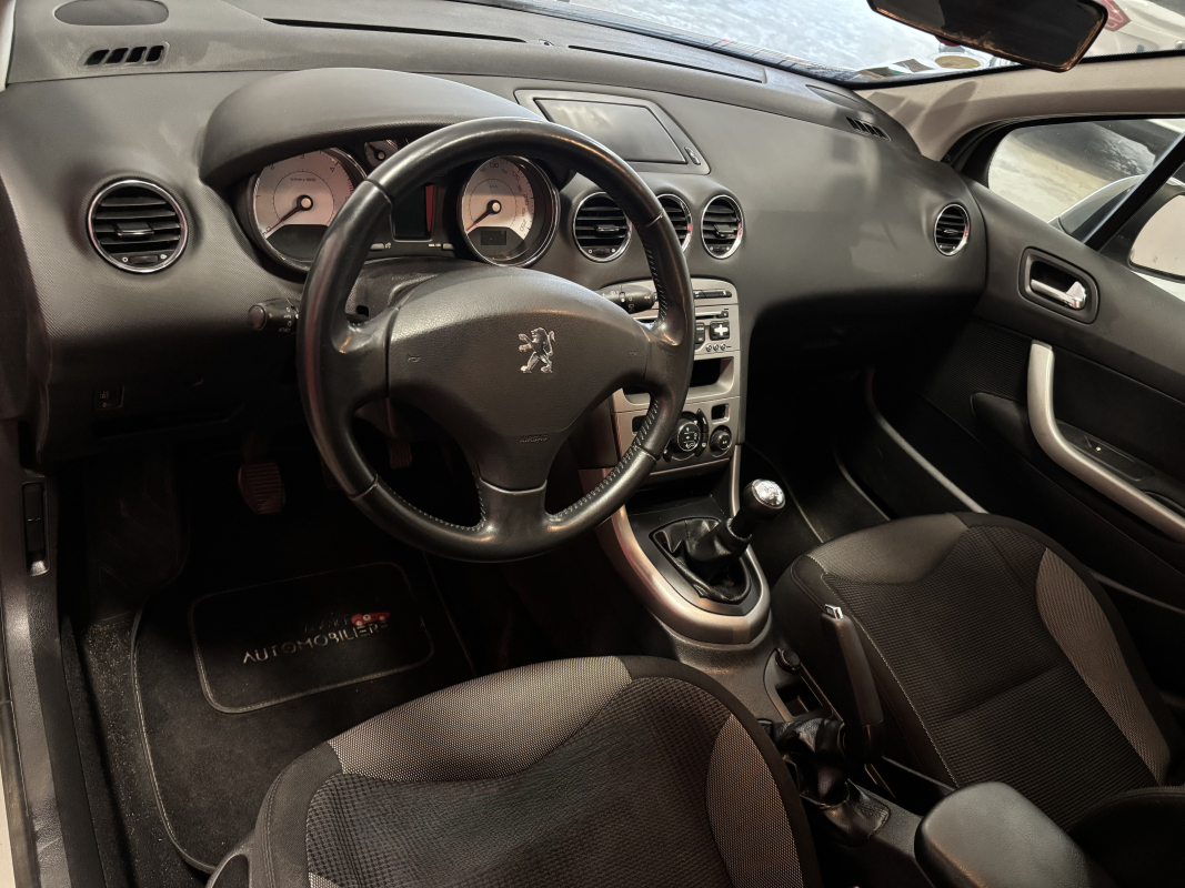 Peugeot 308 — 13
