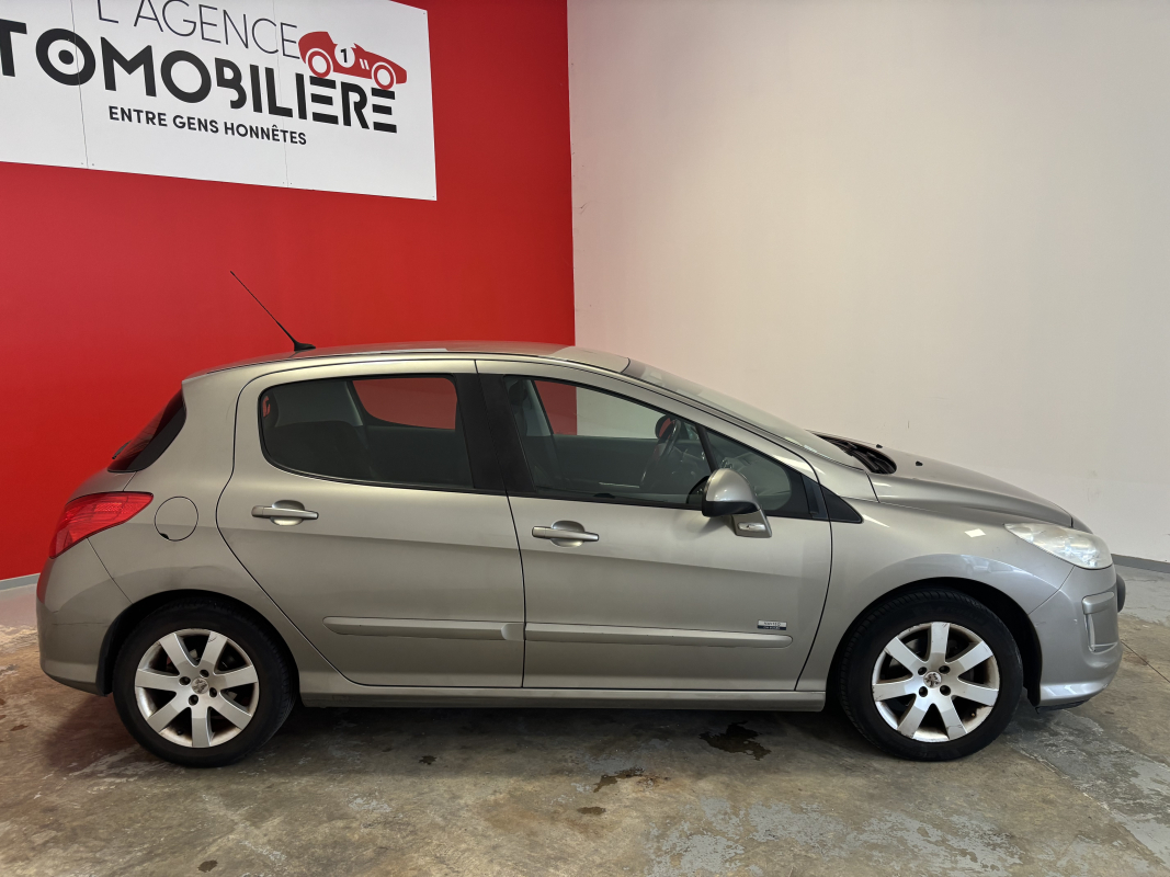 Peugeot 308 — 8