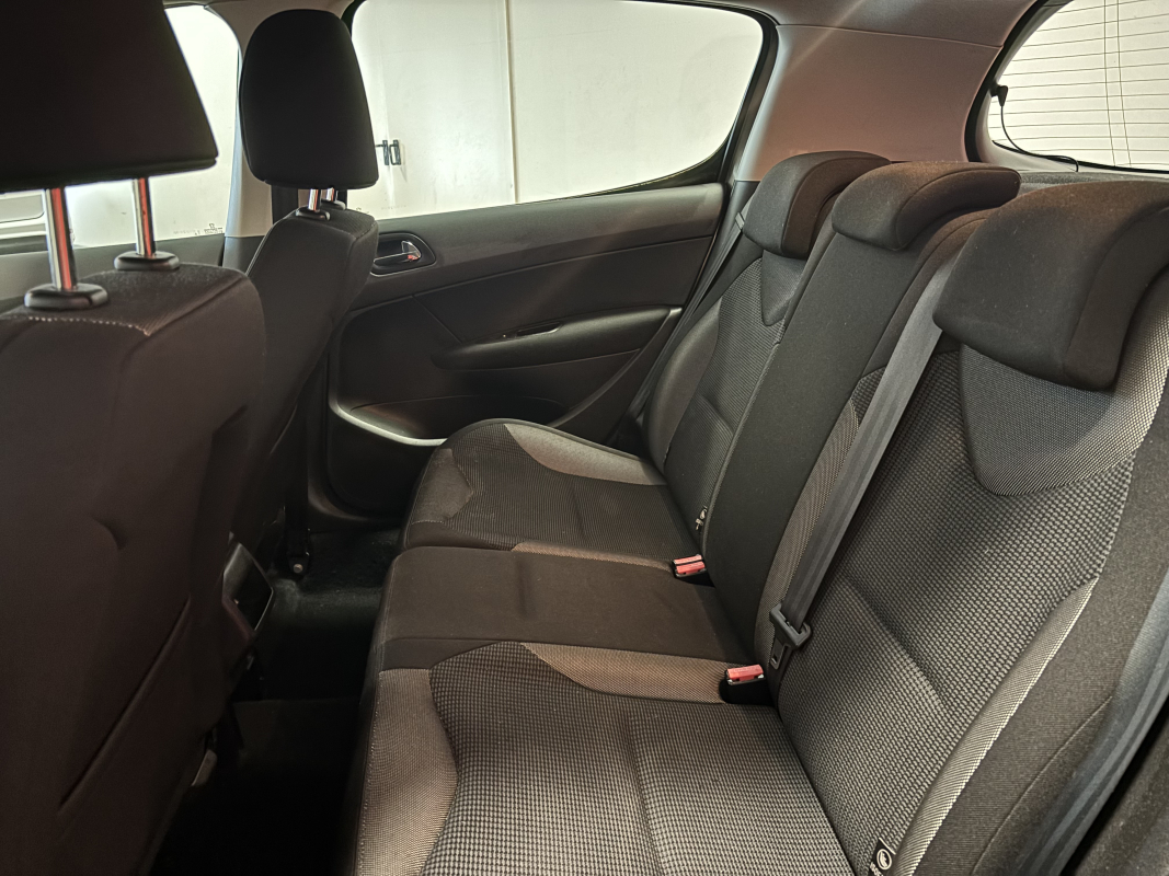 Peugeot 308 — 15