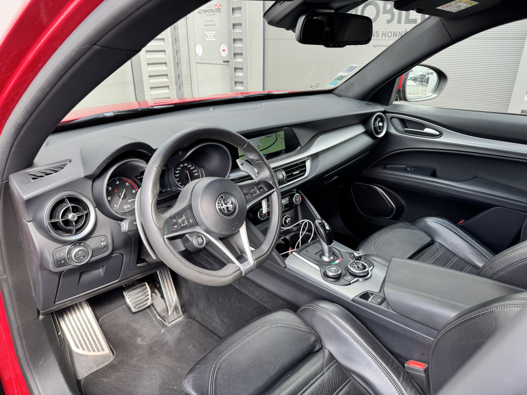 Alfa Romeo STELVIO — 9