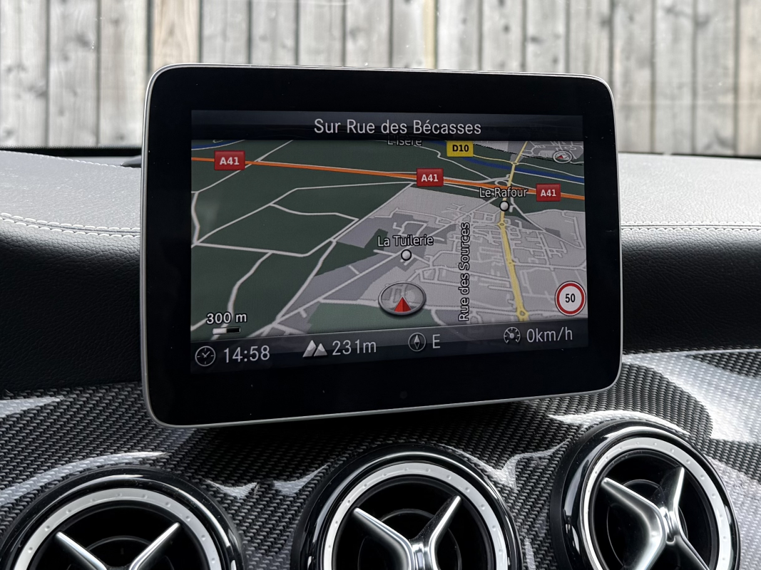 Mercedes Classe CLA — 12