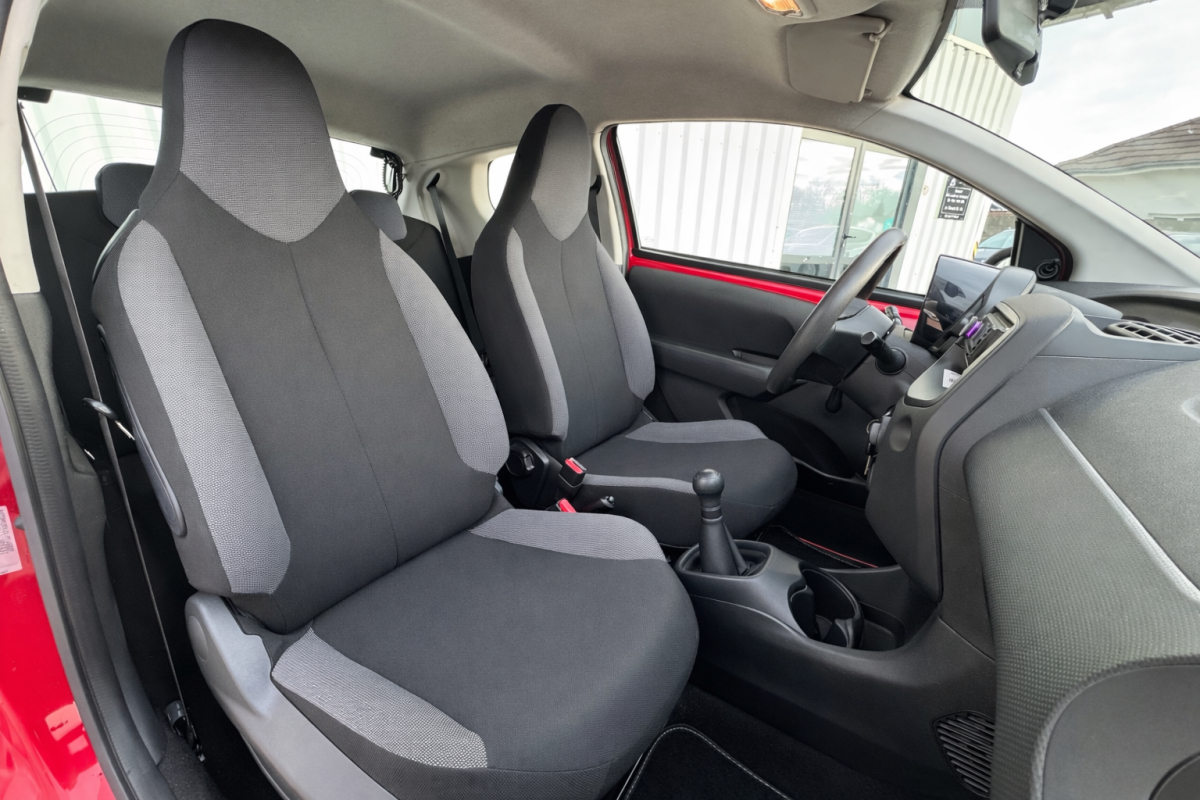 Peugeot 108 — 13