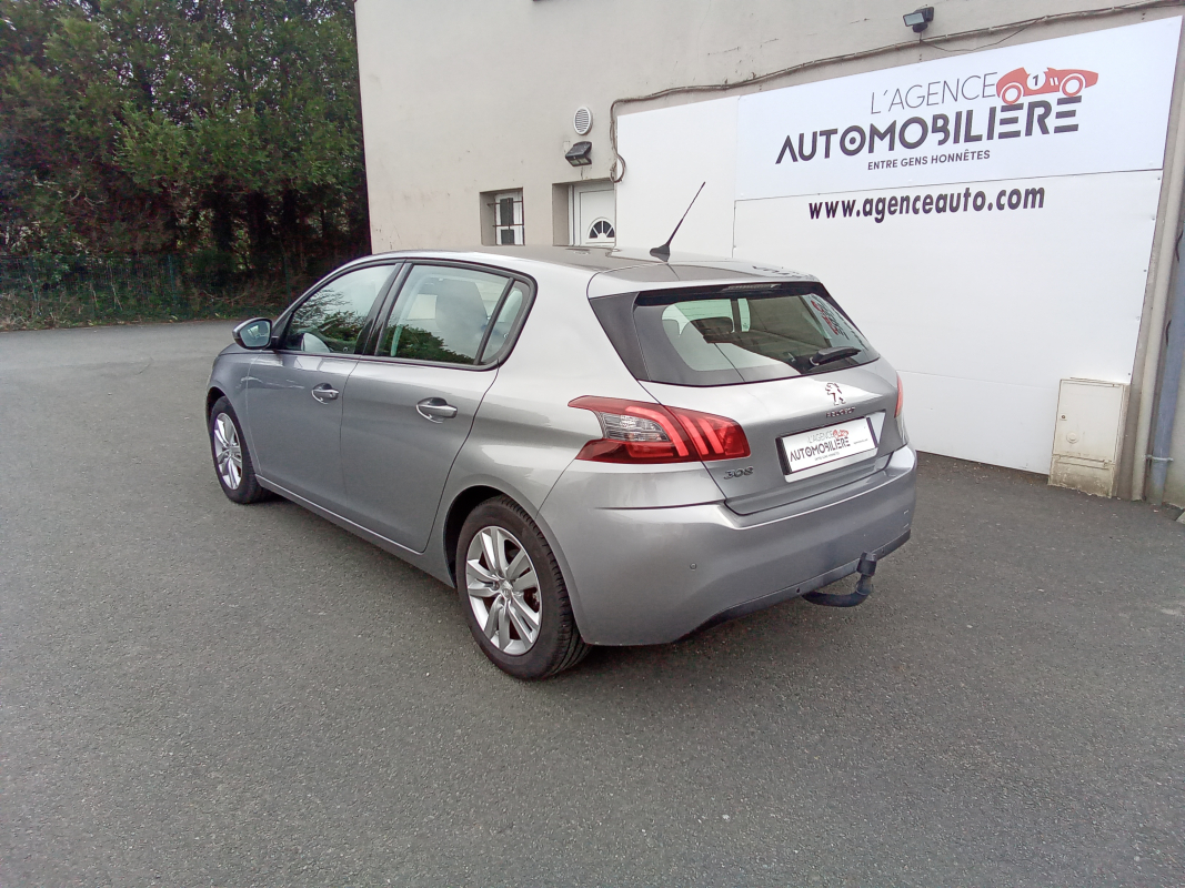 Peugeot 308 — 3