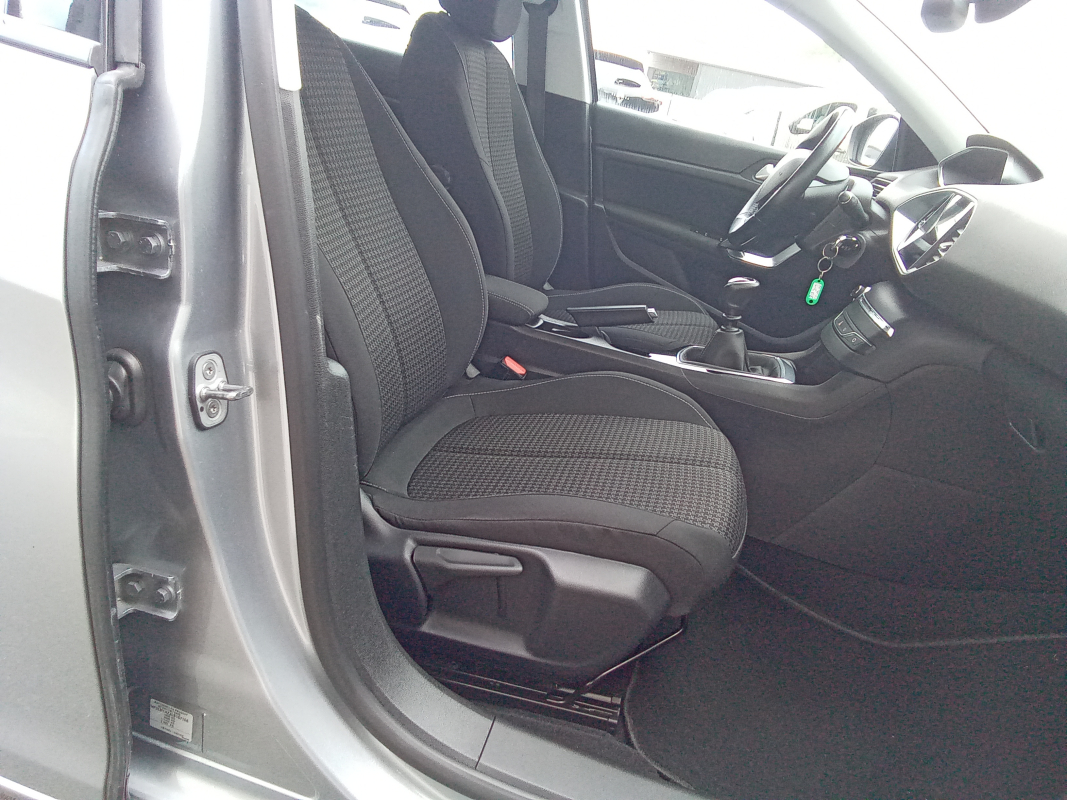 Peugeot 308 — 17