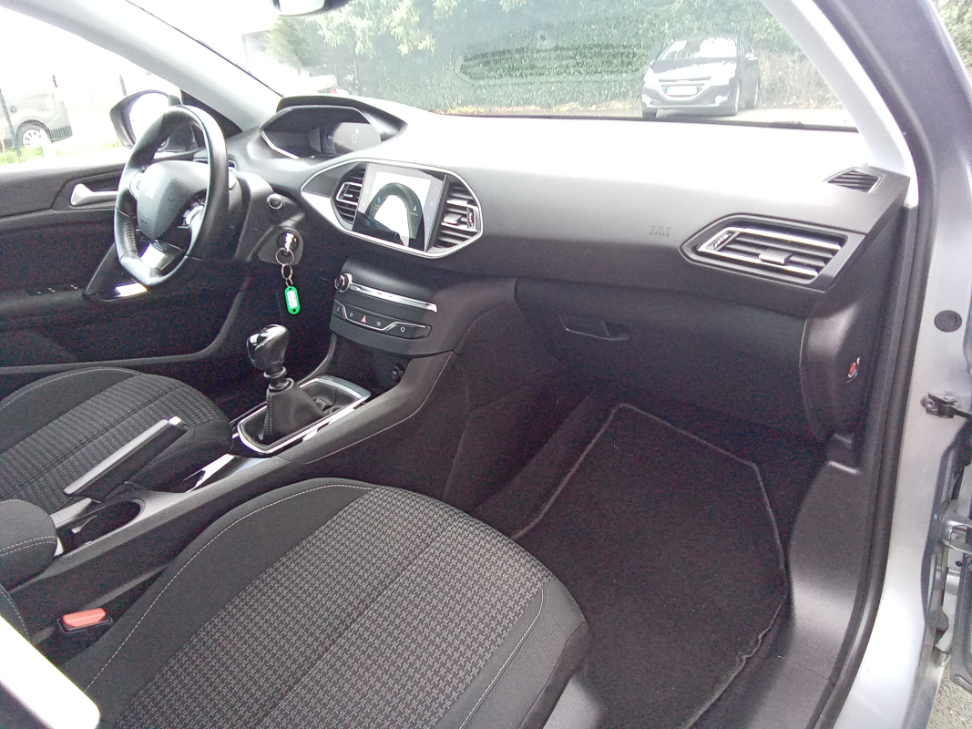 Peugeot 308 — 15