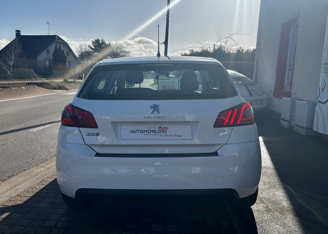 Peugeot 308 — 6