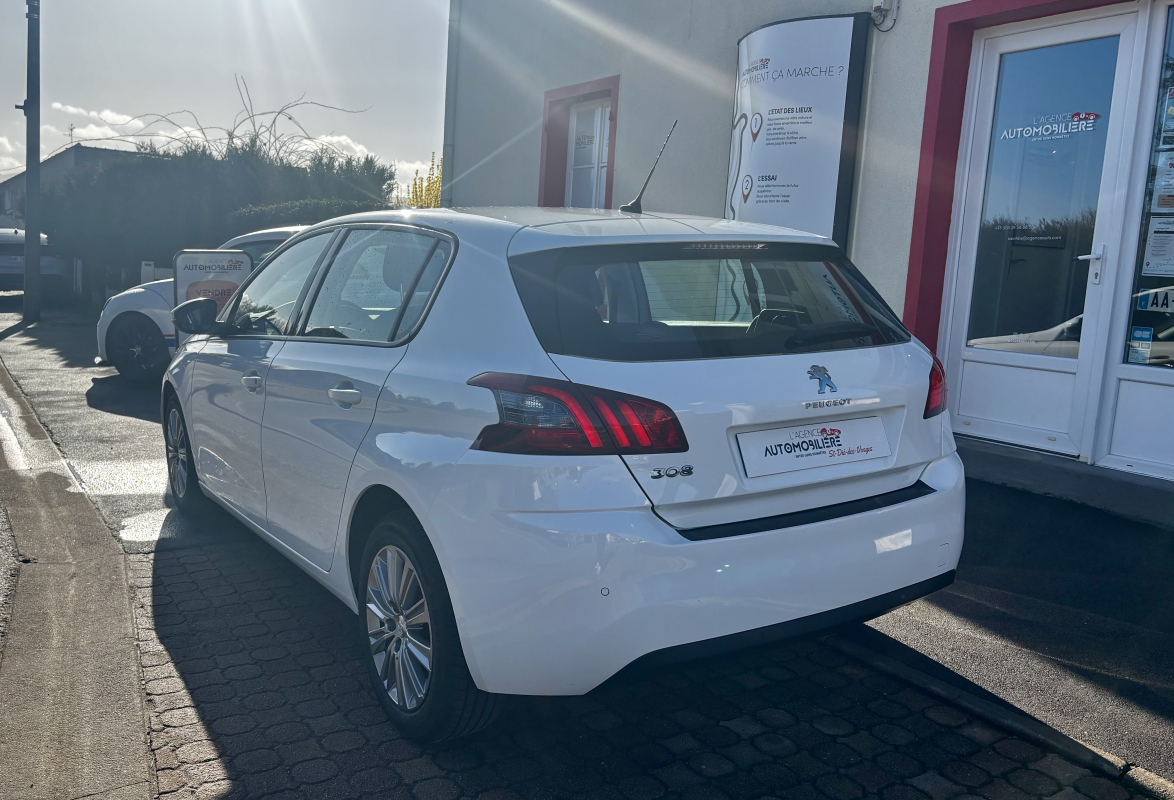 Peugeot 308 — 7