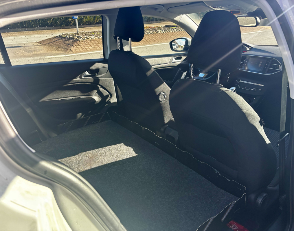 Peugeot 308 — 21