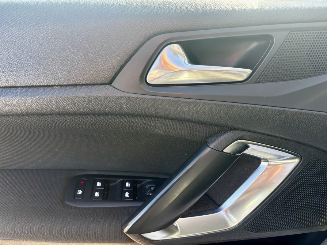 Peugeot 308 — 30