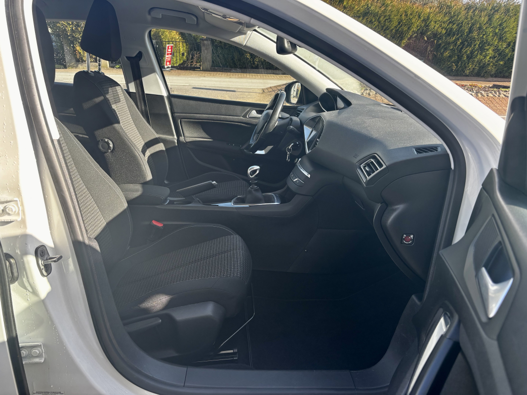 Peugeot 308 — 16