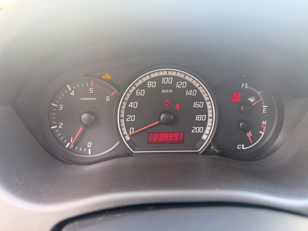 Suzuki Swift — 12