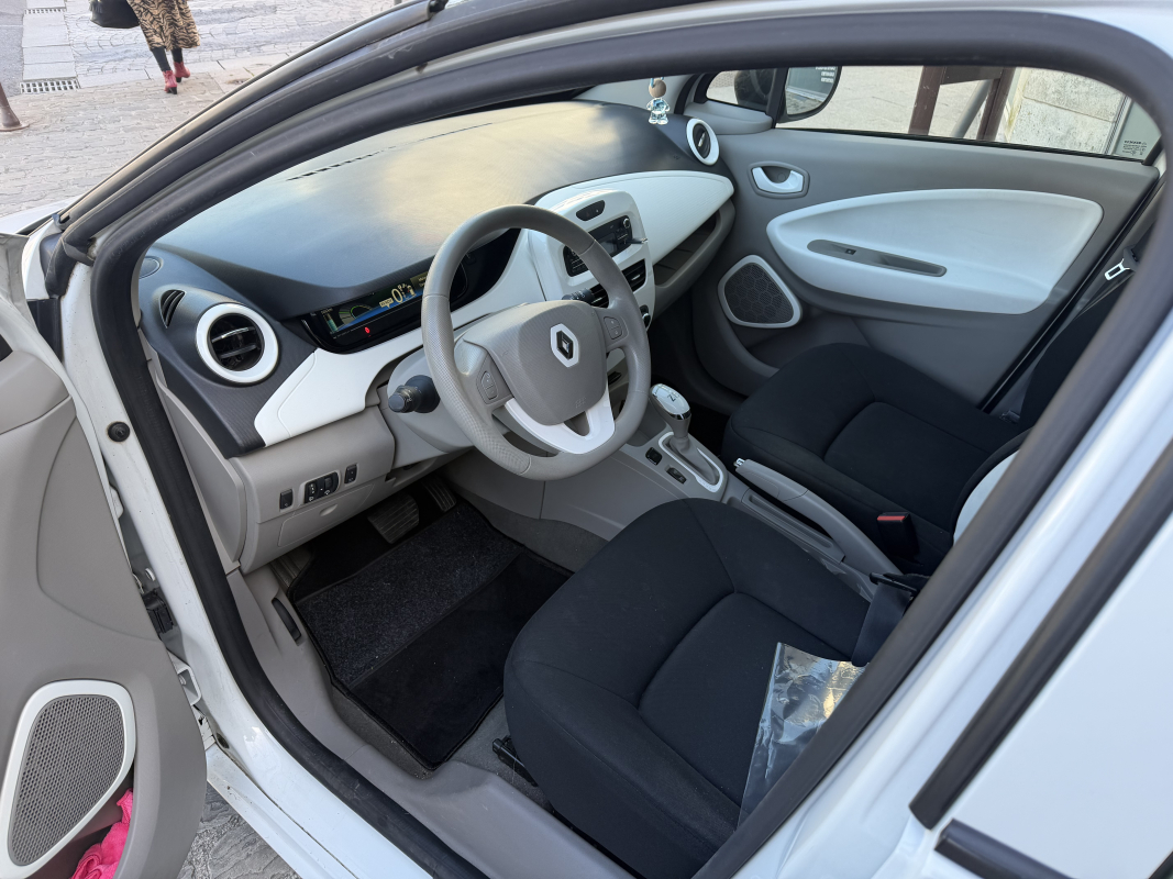 Renault Zoe — 12