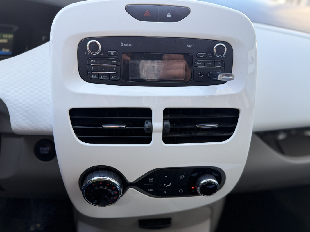 Renault Zoe — 15