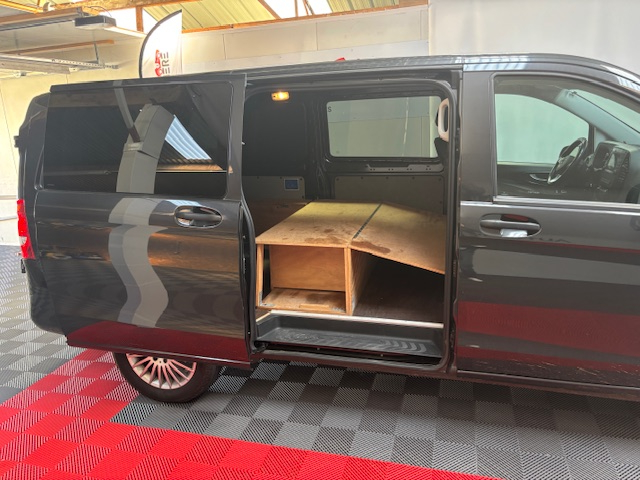 Mercedes Vito — 10