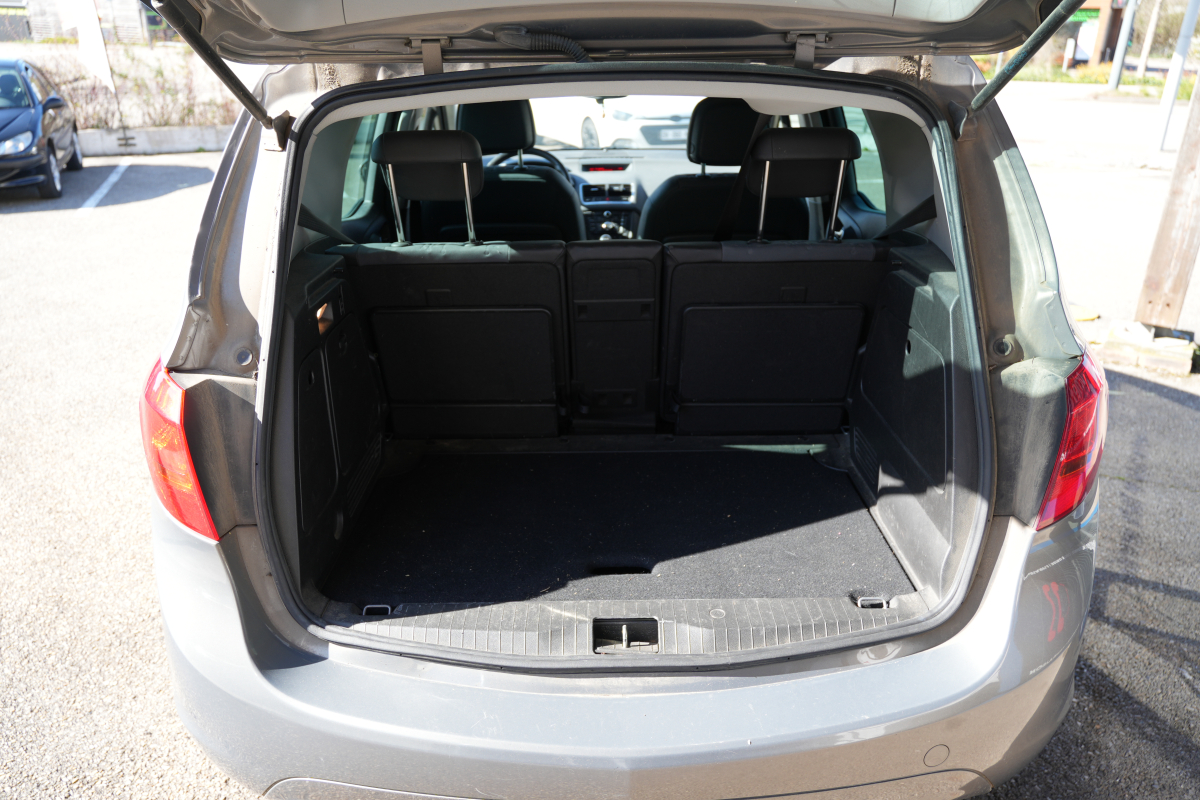 Opel Meriva — 28