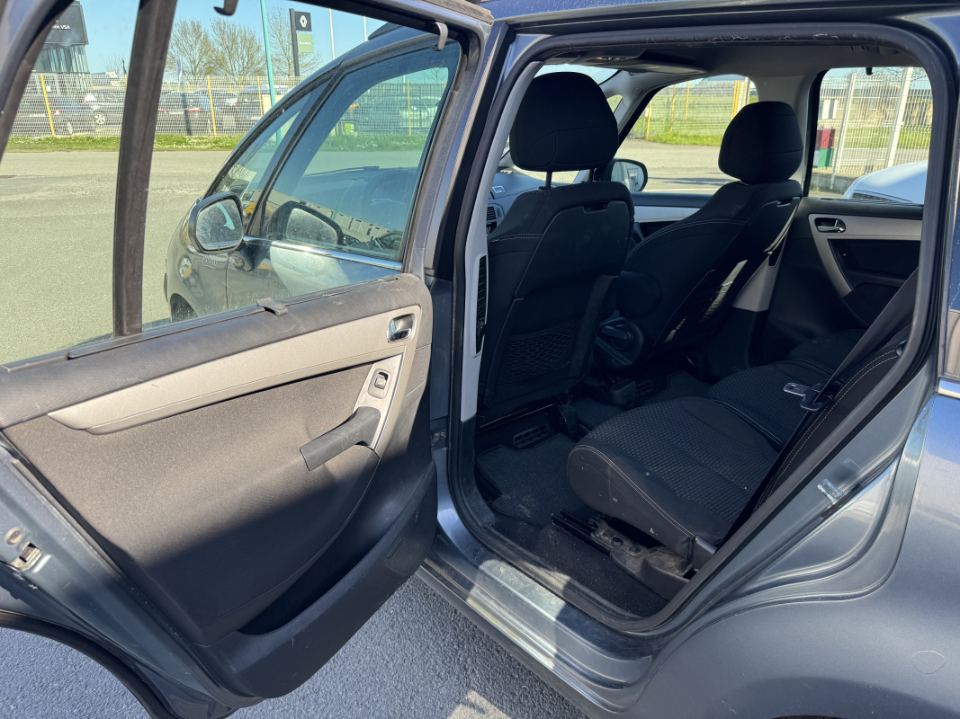 Citroen Grand C4 Picasso — 19