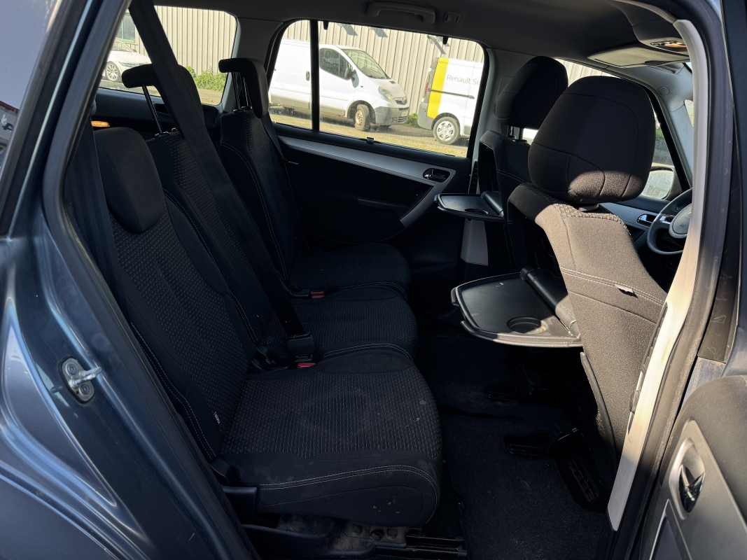 Citroen Grand C4 Picasso — 22